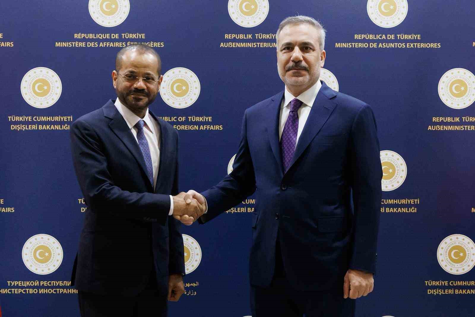 Dışişleri Bakanı Fidan, Umman Sultanlığı Dışişleri Bakanı Al Busaidi ile araya geldi