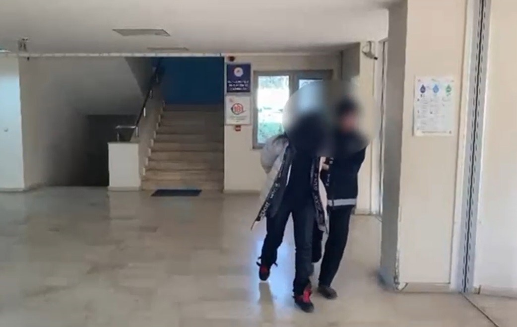 Diyarbakır’dan İstanbul’a uyuşturucu taşıyan kadın Sakarya’da yakalandı