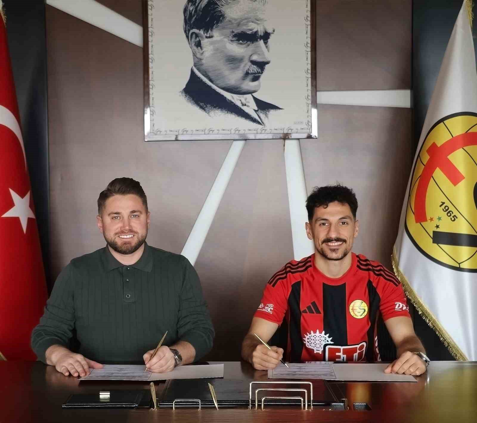 Eskişehirspor sol bekine kavuştu: Recep Pekgöz imzayı attı