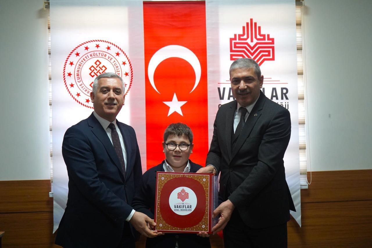 Gaziantep Vakıflar Bölge Müdürlüğünden görme engelli hafızlara anlamlı destek