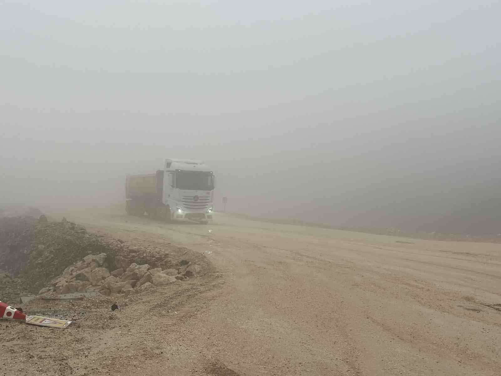 Hatay’da yüksek kesimlerde sis