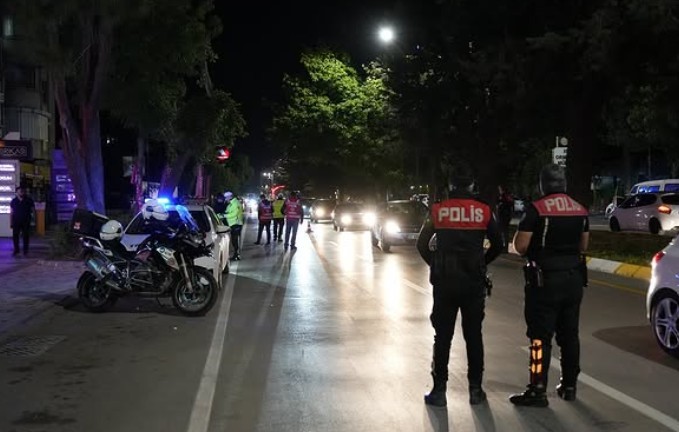 Isparta’da bir haftalık polis denetimlerinde 40 aranan şahıs yakalandı