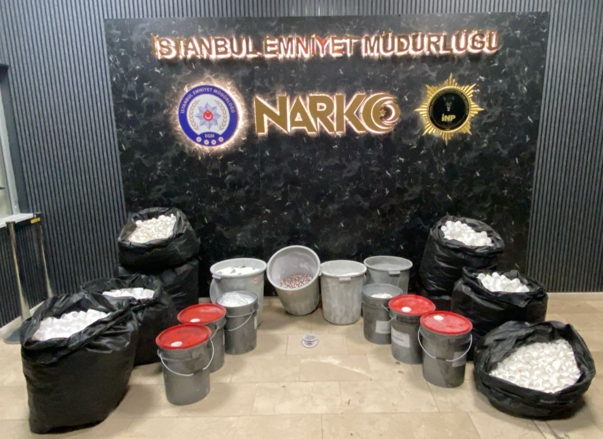 İstanbul’da 591 bin 250 adet sentetik ecza hapı ele geçirildi