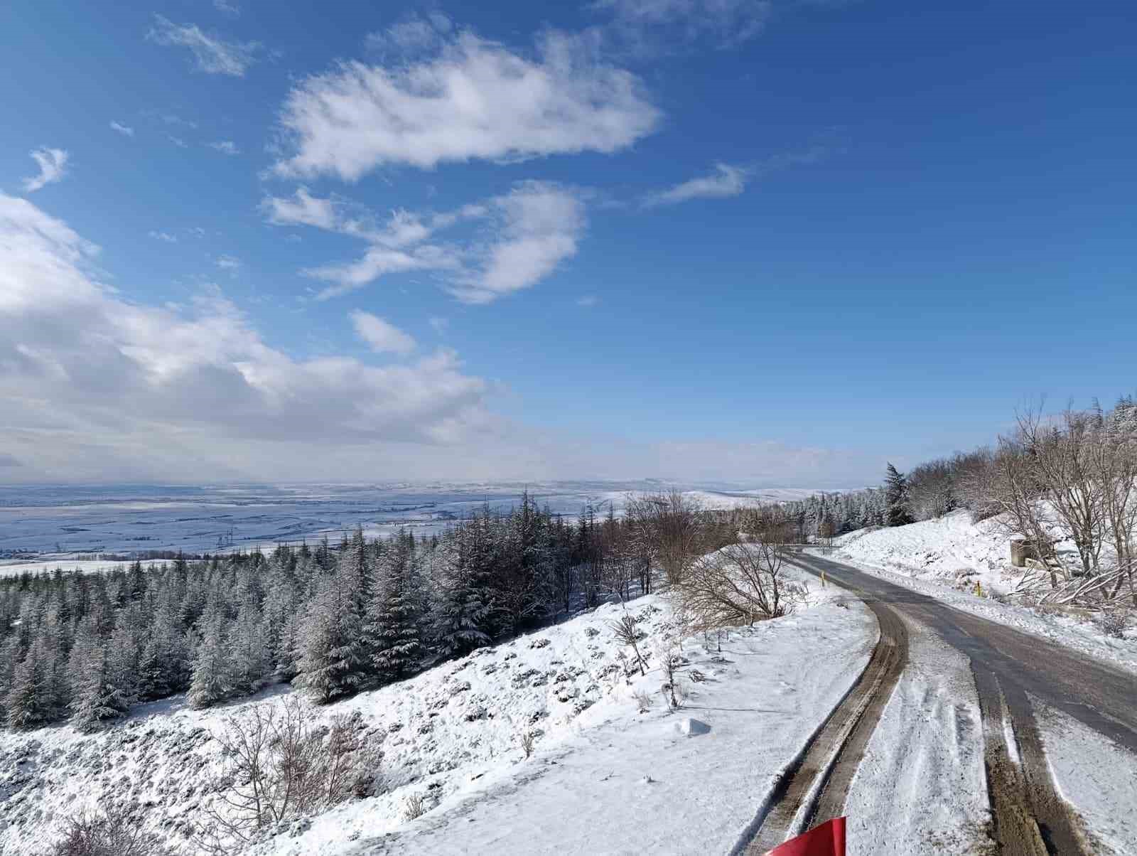 Kar yağışı sonrası kartpostallık görüntüler oluştu