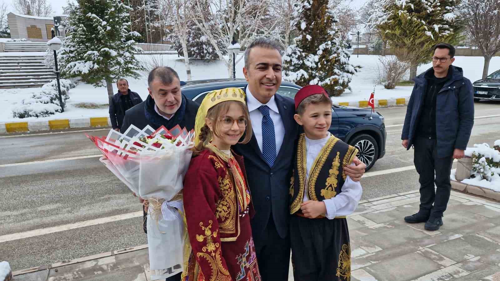 Karaman Valisi Hayrettin Çiçek görevine başladı