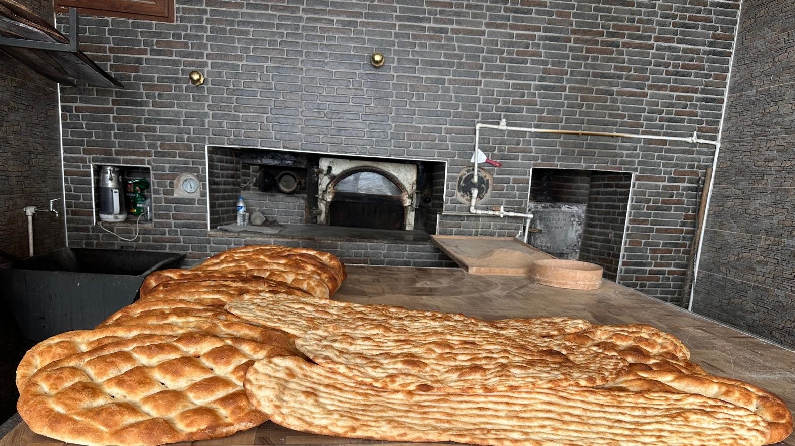 Karayazı’da yeni lavaş ve tandır ekmek fırını hizmete açıldı