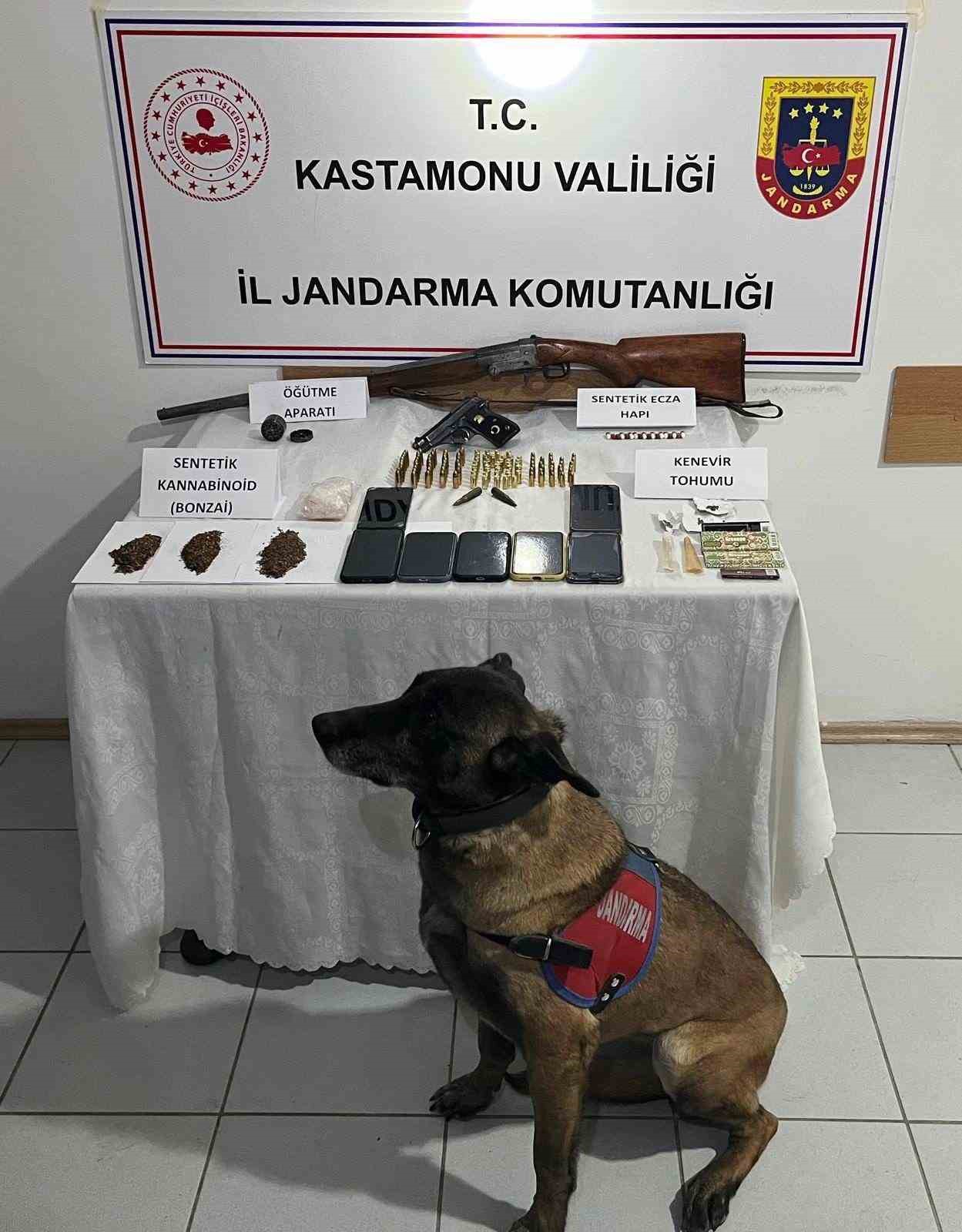 Kastamonu’da uyuşturucu operasyonu: 8 gözaltı