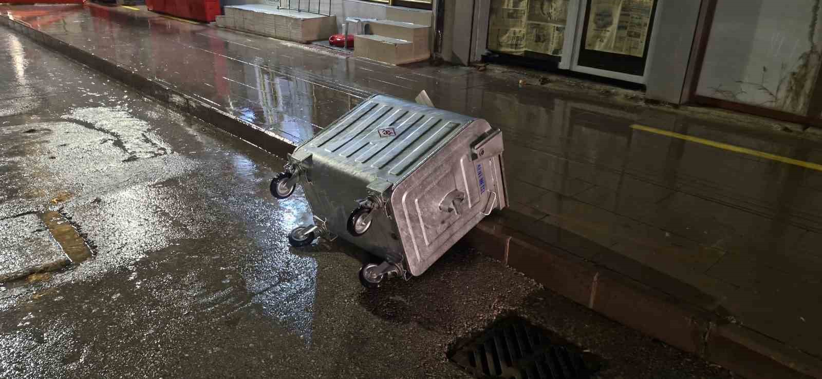 Kırıkkale ve Çorum’da yağmur ve kuvvetli rüzgar etkili oldu