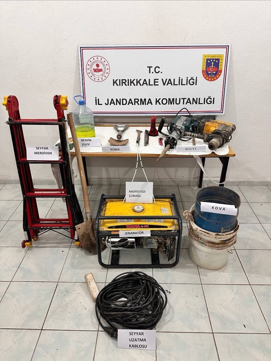 Kırıkkale’de kaçak kazı yapan 2 şahıs yakalandı