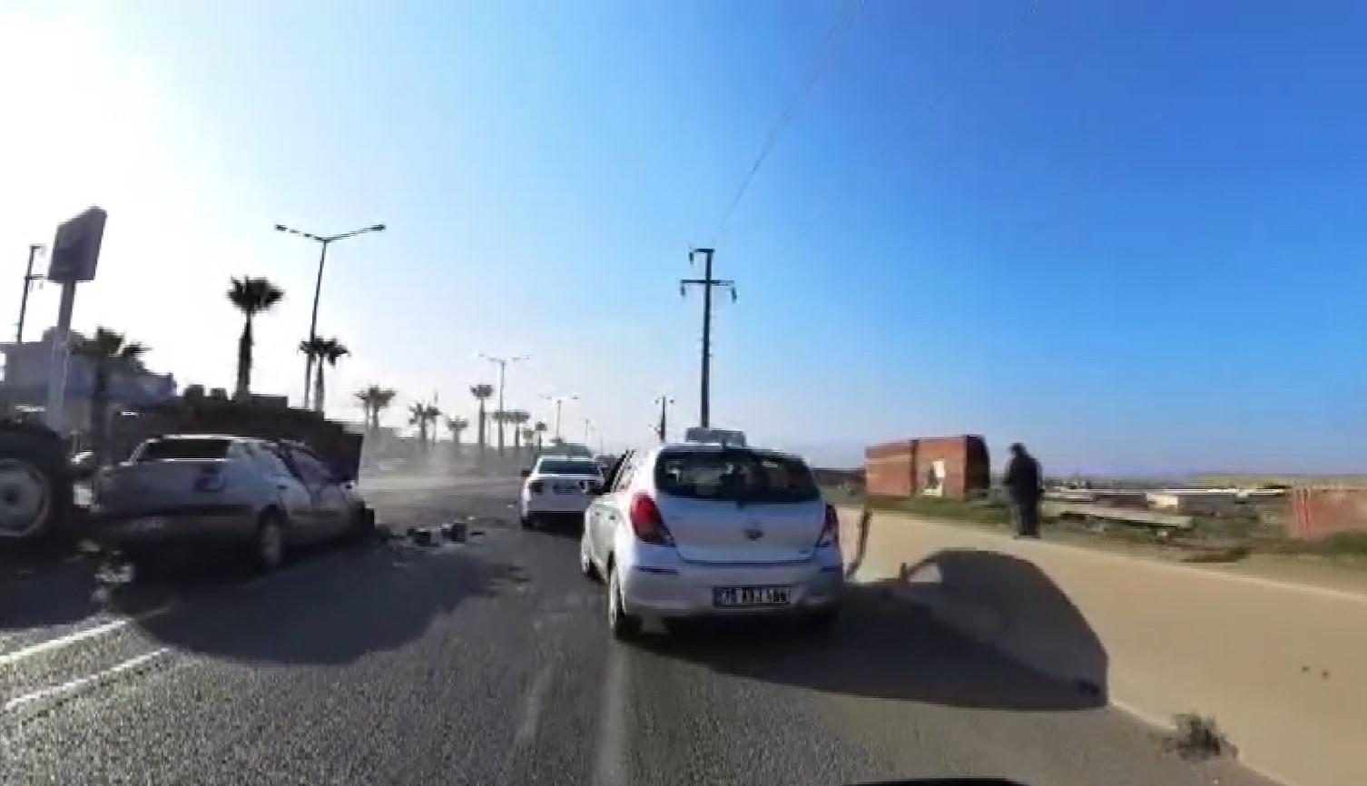 Manisa’da traktörle otomobil çarpıştı: 1 yaralı