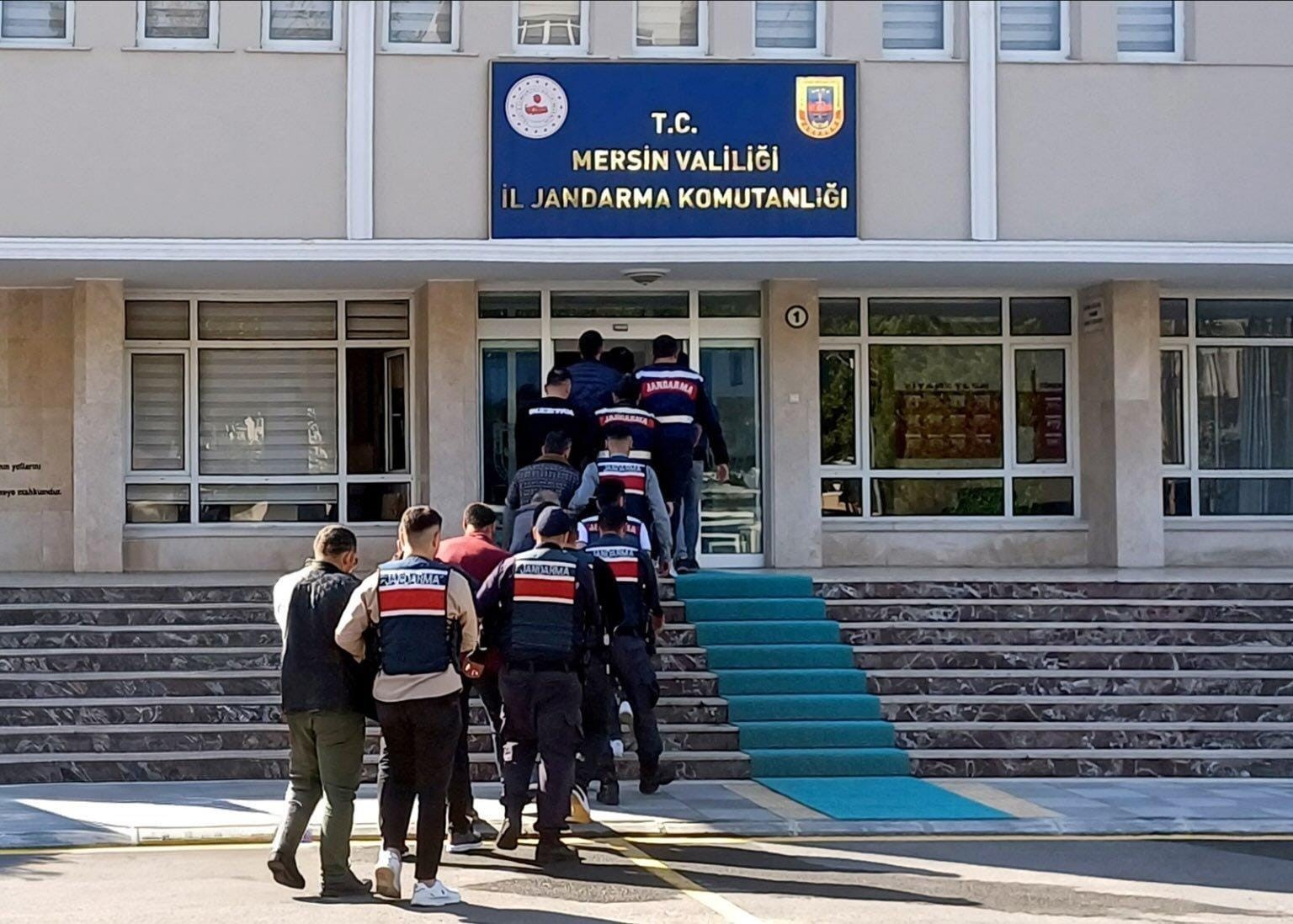 Mersin’de aranan 42 şahıs yakalandı