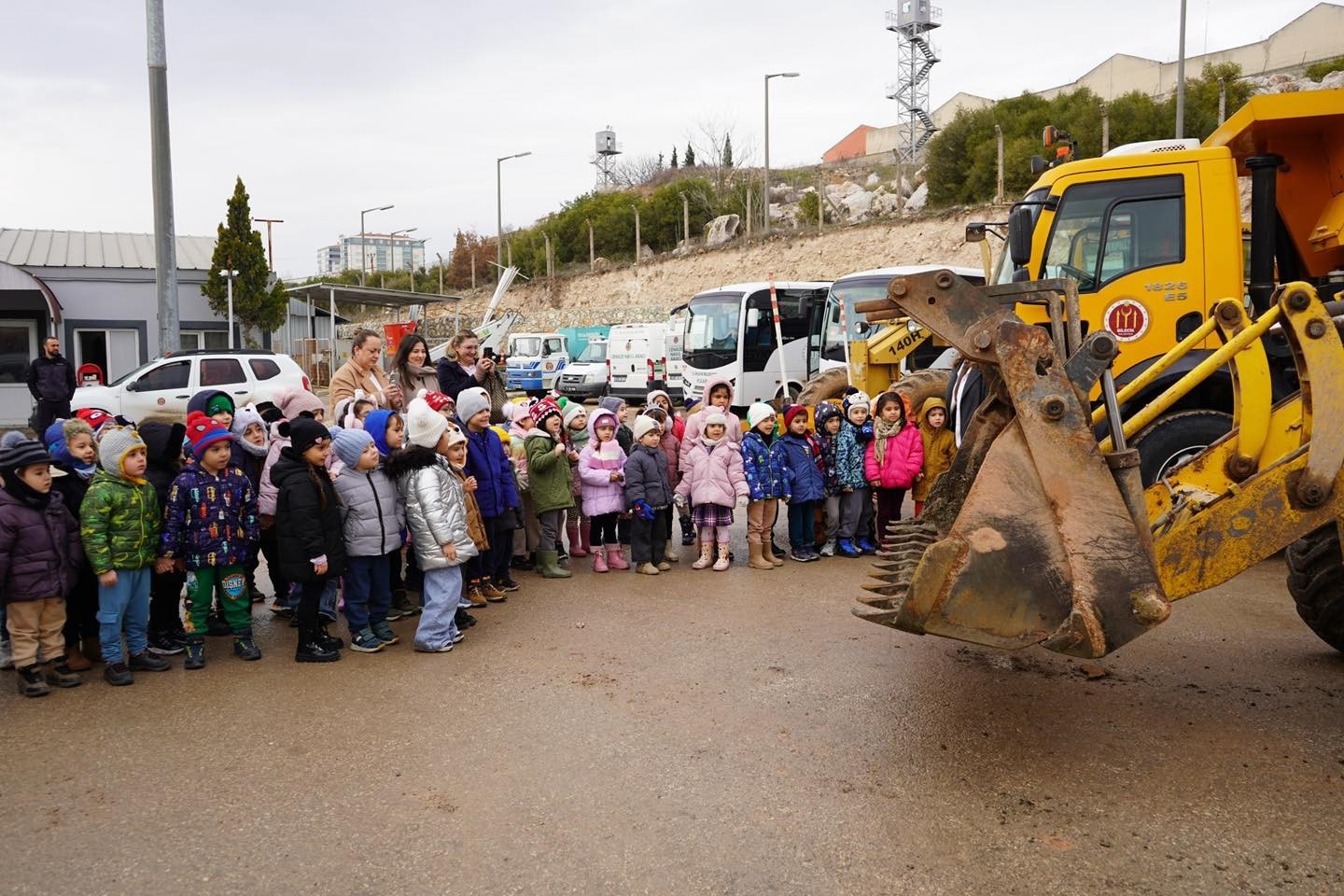 Minik öğrenciler Bilecik Belediyesi Atölye Birimi’ni gezdi