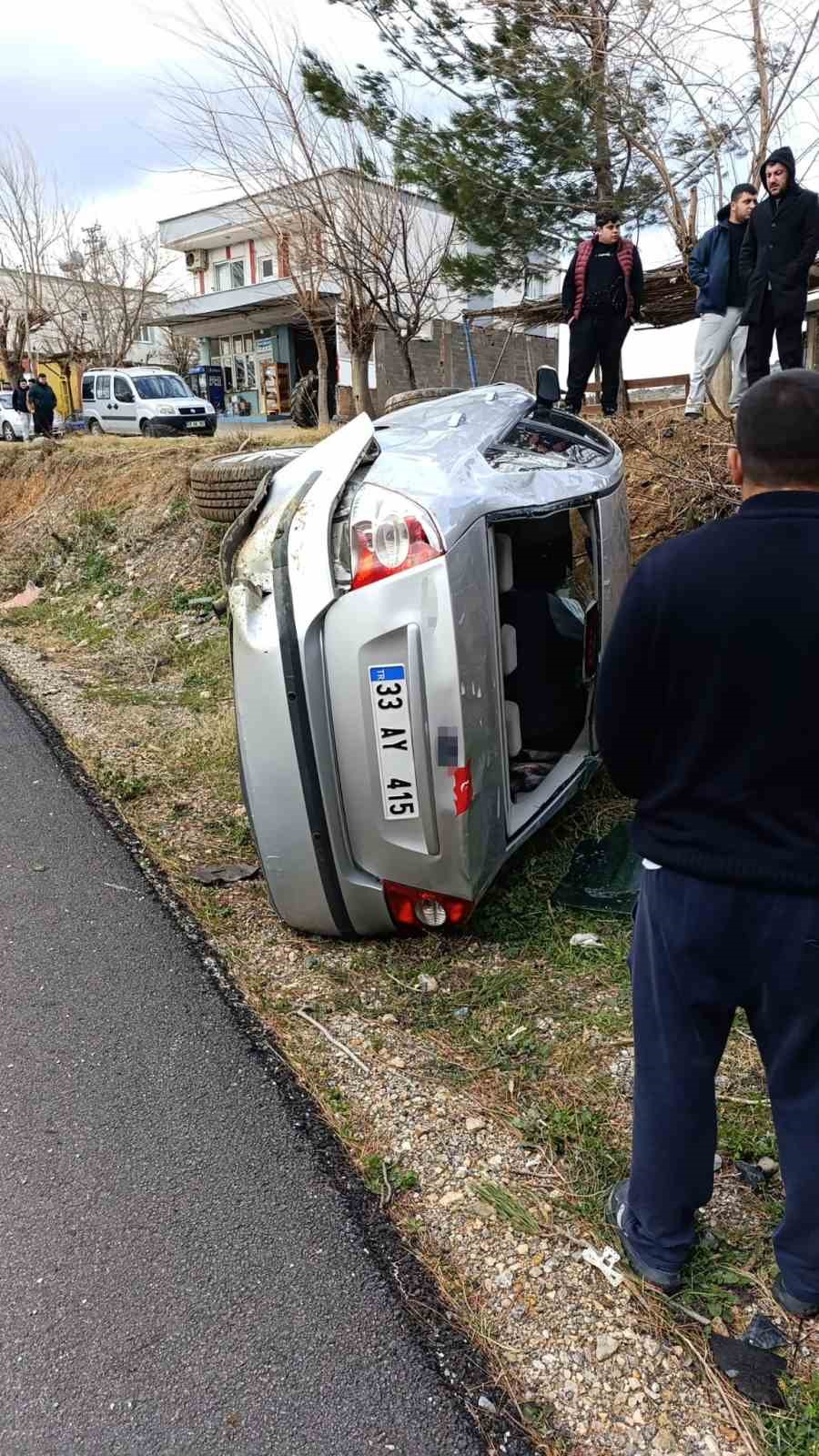 Osmaniye’de kontrolden çıkan otomobil devrildi