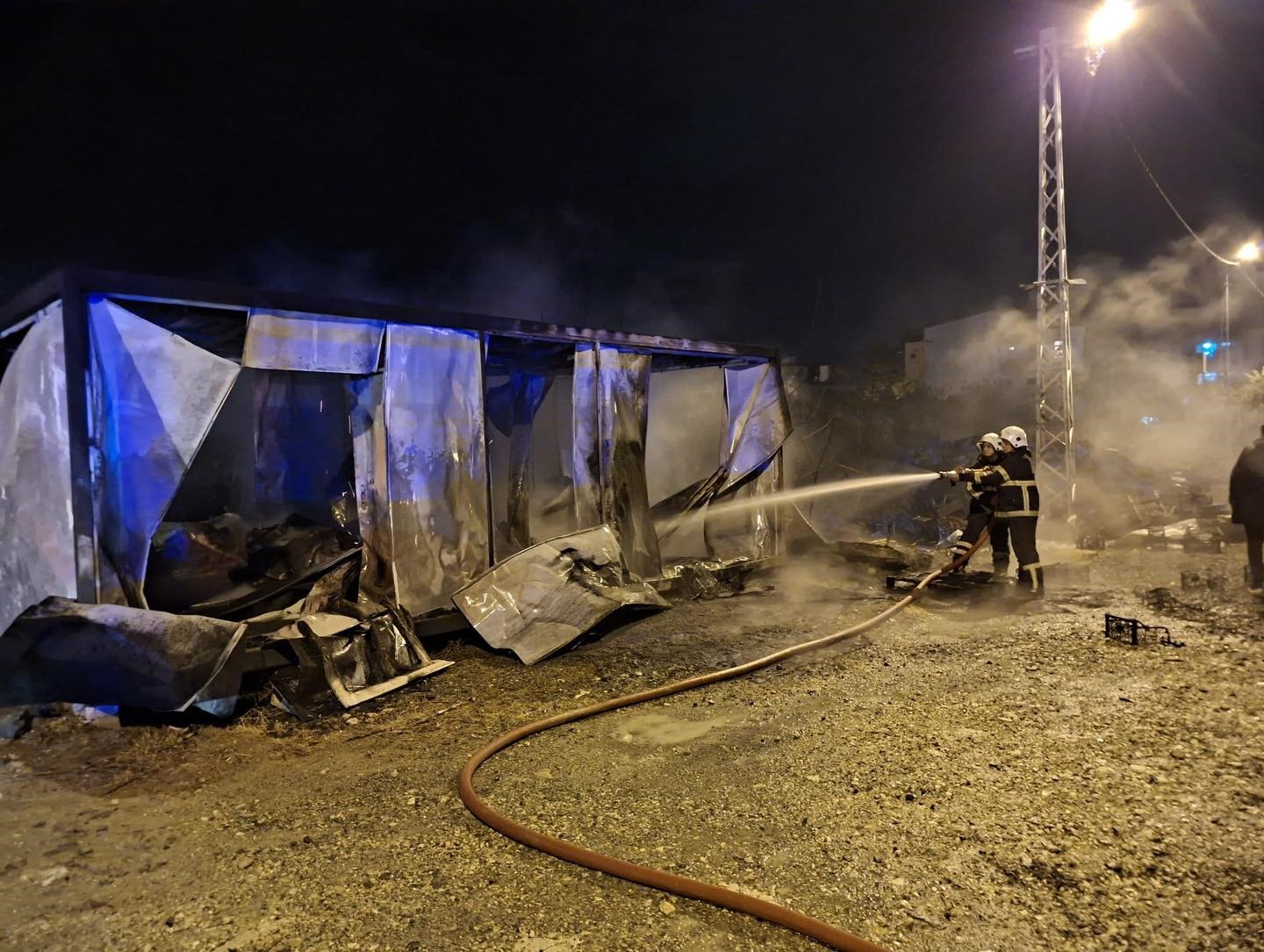 Samandağ’da konteyner yangını