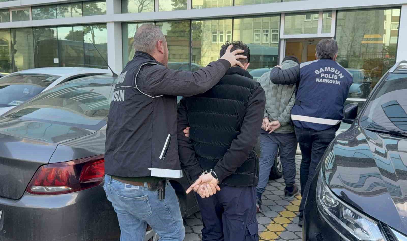Samsun’da uyuşturucu operasyonu: 3  gözaltı