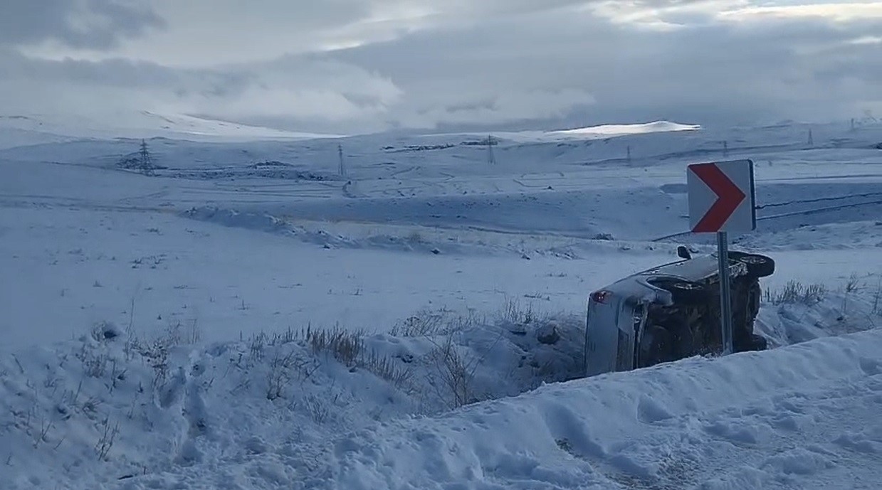 Sarıkamış’ta otomobil takla attı: 1 yaralı