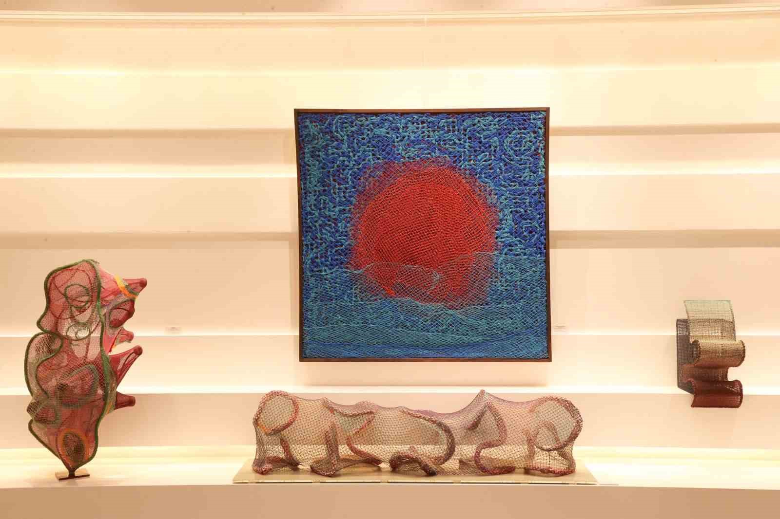 Semra Özümerzifon’un "Ağlı Hikayeler" sergisi Galeri Deniz’de açıldı