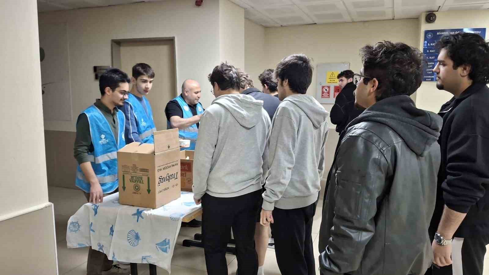 Sivrihisar’da KYK öğrencilerine final morali