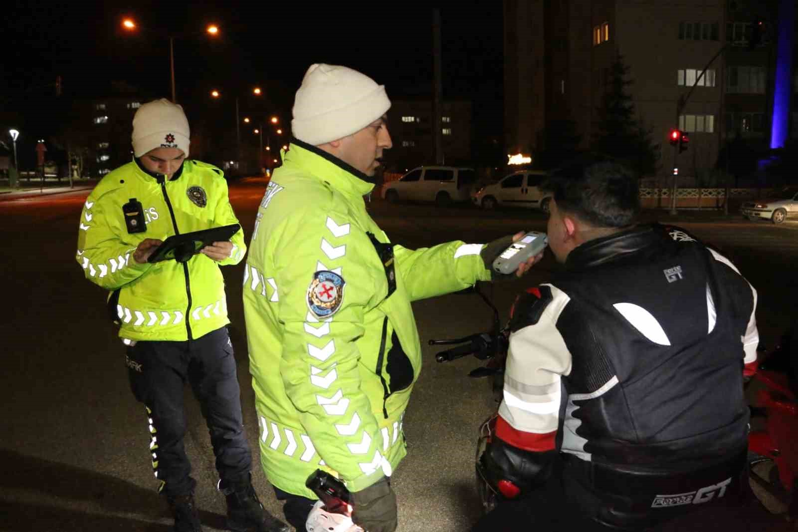 Sultandere’de asayiş ve trafik denetimi yapıldı