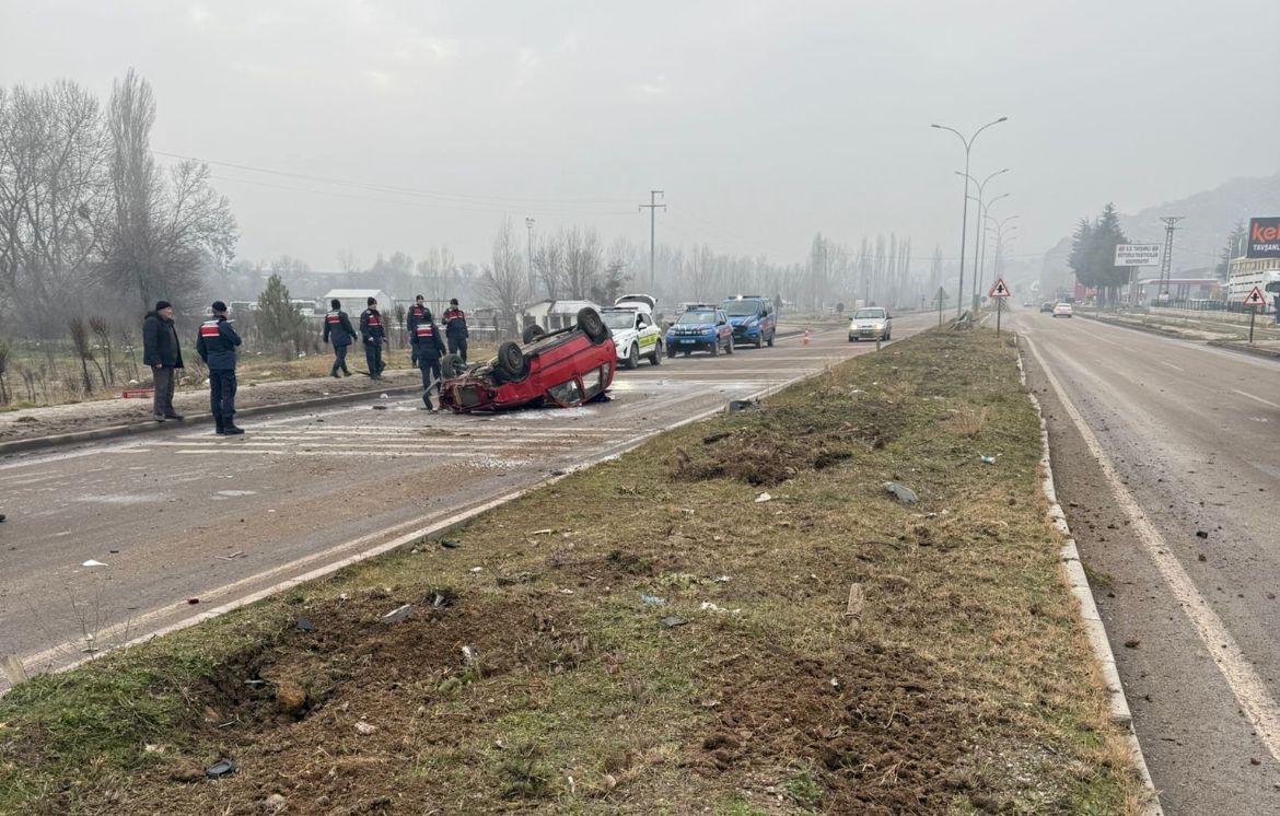 Tavşanlı’da otomobil takla attı: 1 yaralı