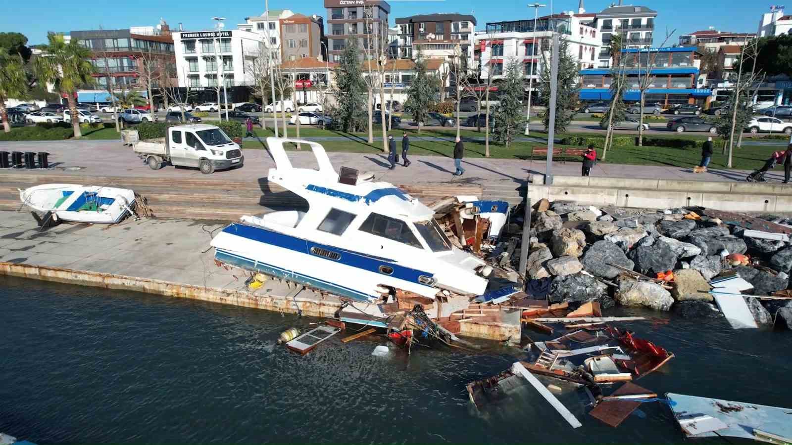 Tuzla’da fırtına sonrası hasar tespit çalışmaları sürüyor