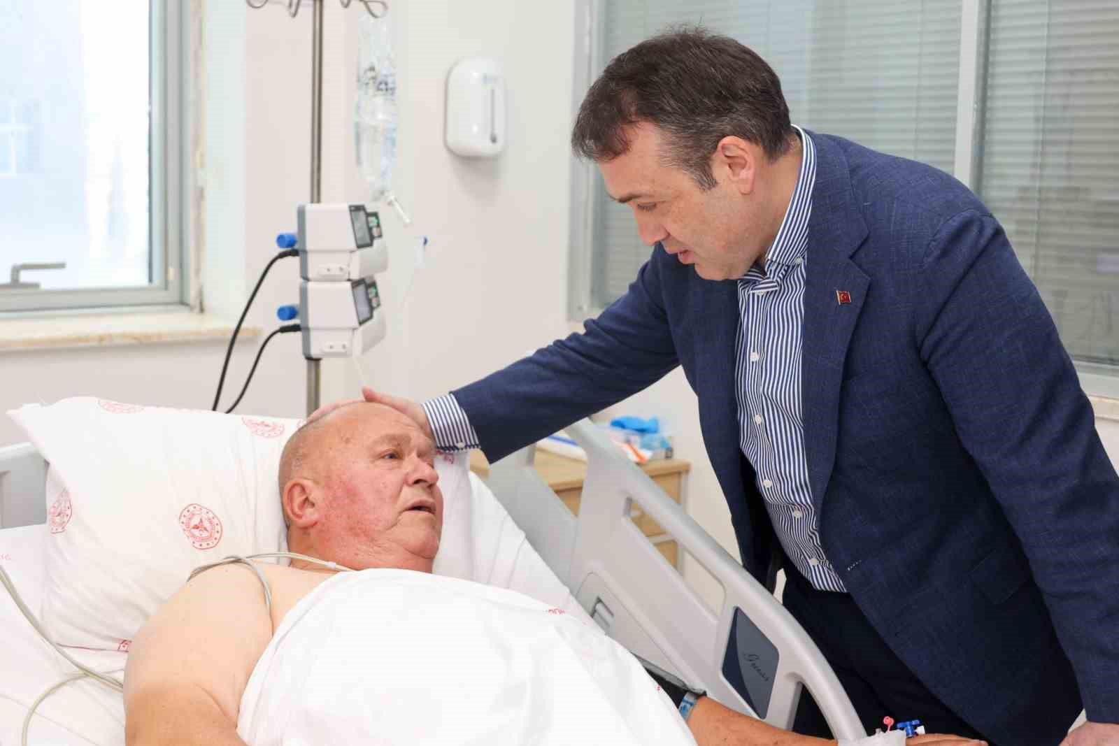 Vali Sözer’den muhtara geçmiş olsun ziyareti