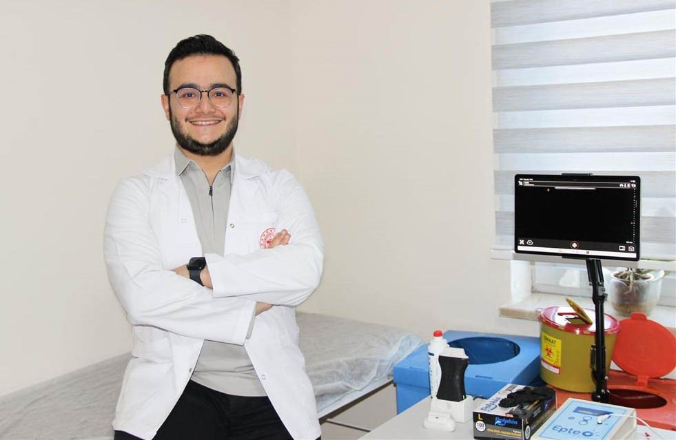 Yanlış duruş boyun sağlığını tehdit ediyor