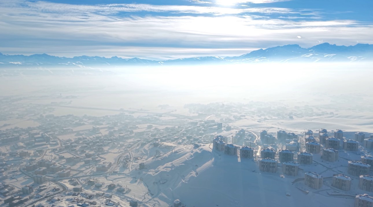 Yüksekova’da yoğun sis: Ankara-Yüksekova uçuşları iptal edildi