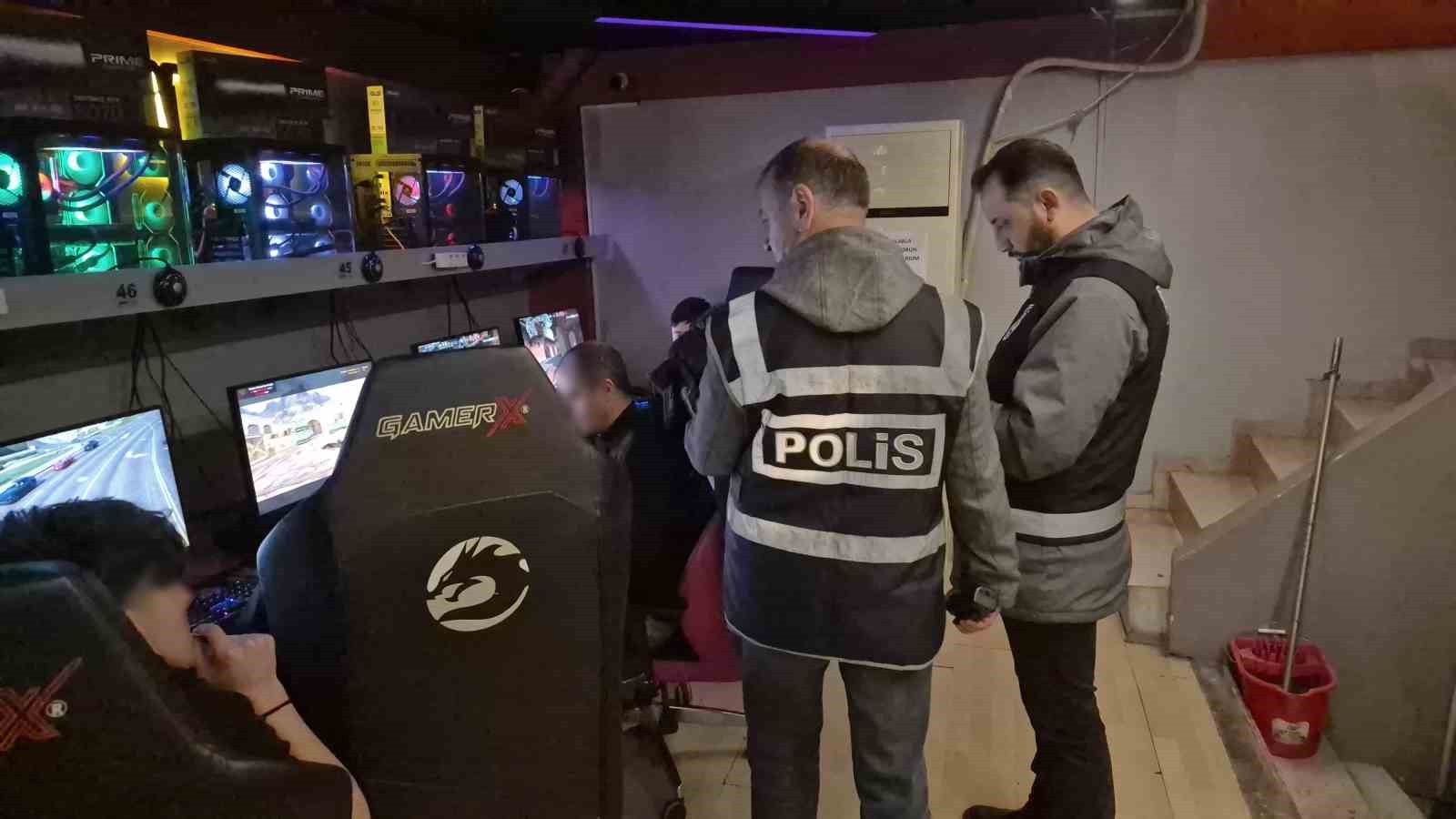 Polis ekipleri kafelerde denetim gerçekleştirdi