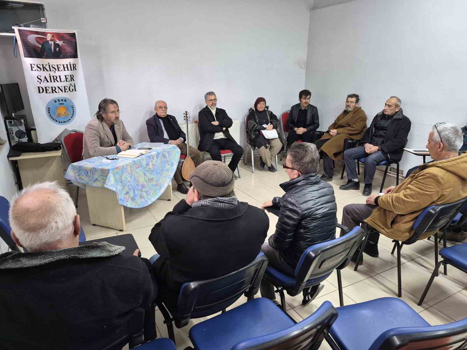 Şairler, kaybolmaya yüz tutan şiiri yaşatmanın mücadelesini veriyor