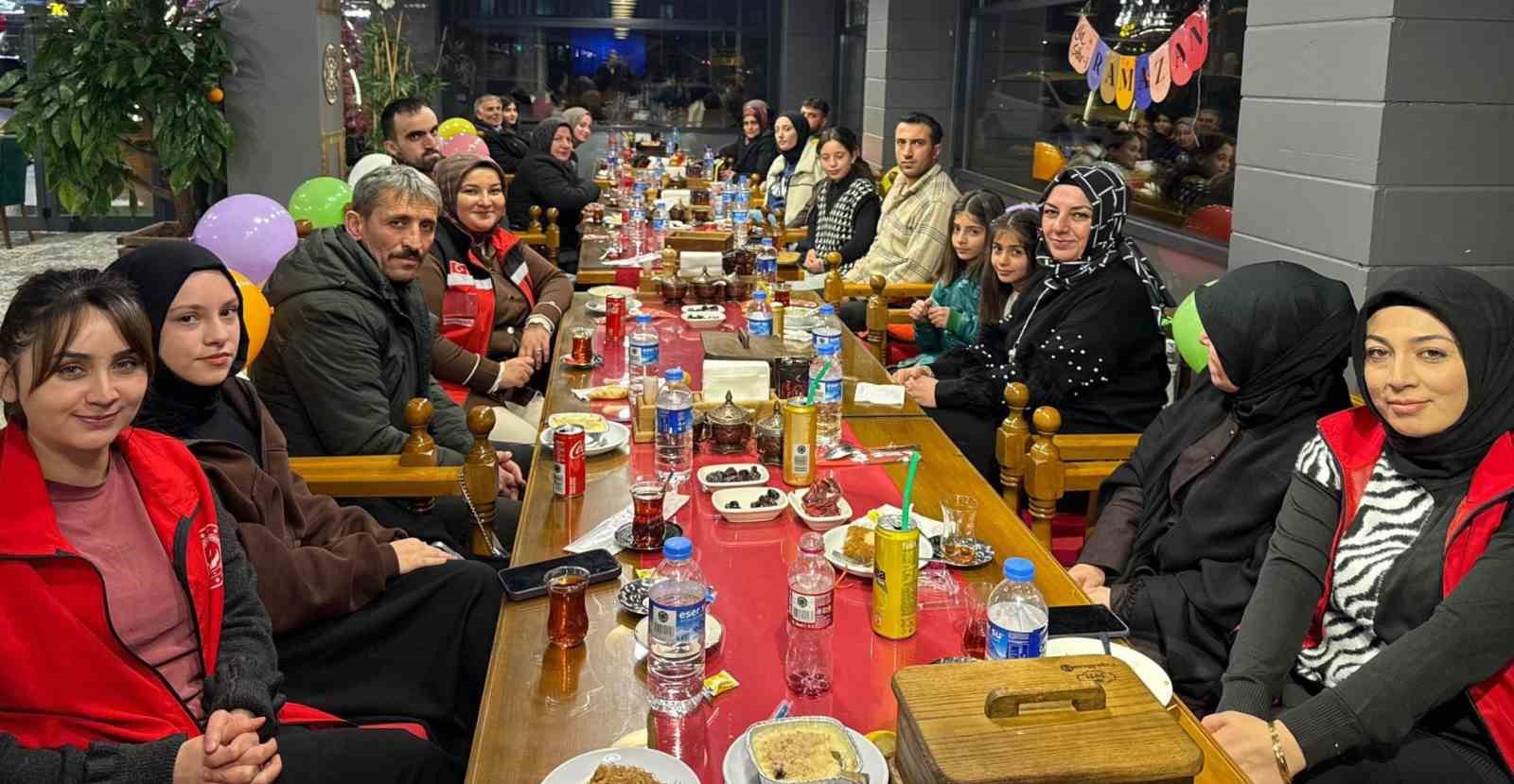 Bayburt’ta çocuklar için ‘Büyük Aile Sofrası’ kuruldu