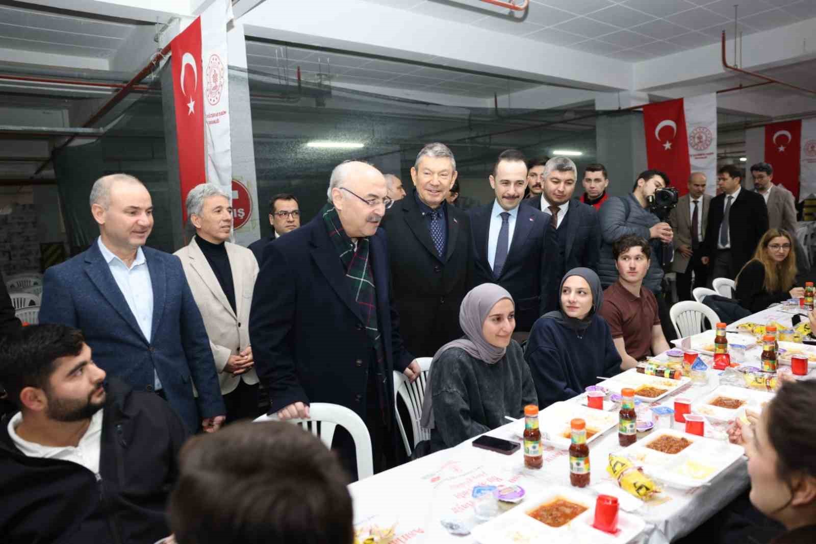 Denizli OSB, Ramazan ayında 80 bin kişiyi aynı sofrada buluşturuyor