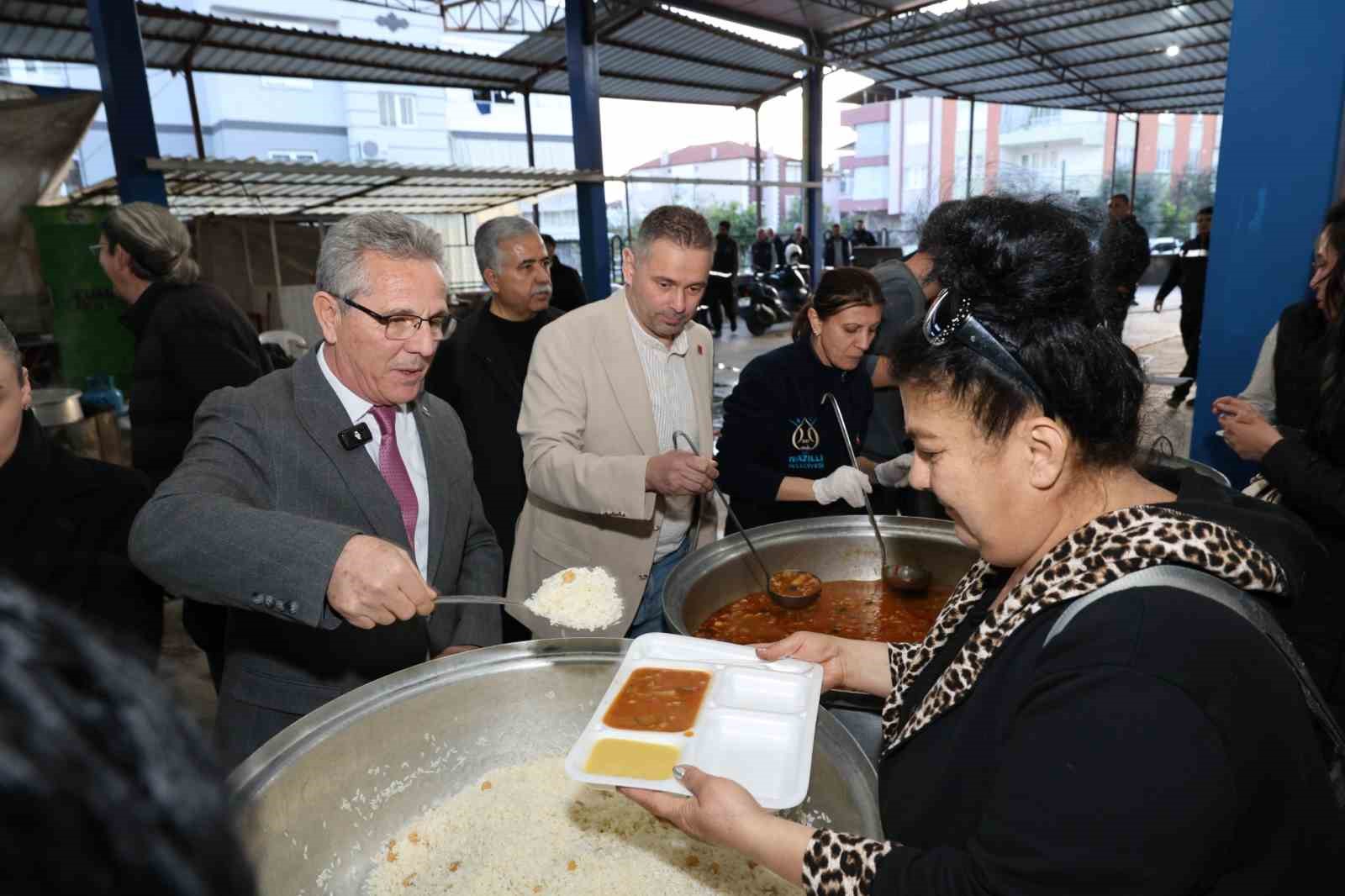 Nazilli Belediyesi’nden Yeni Mahalle’de iftar programı