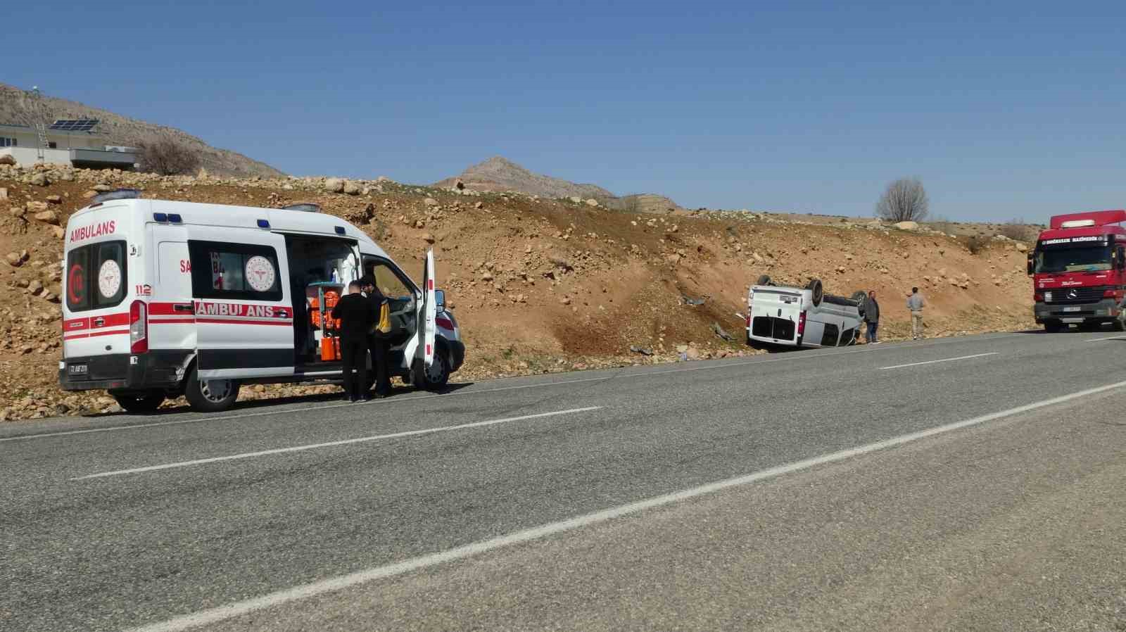 Gercüş’te minibüs takla attı: 1 yaralı