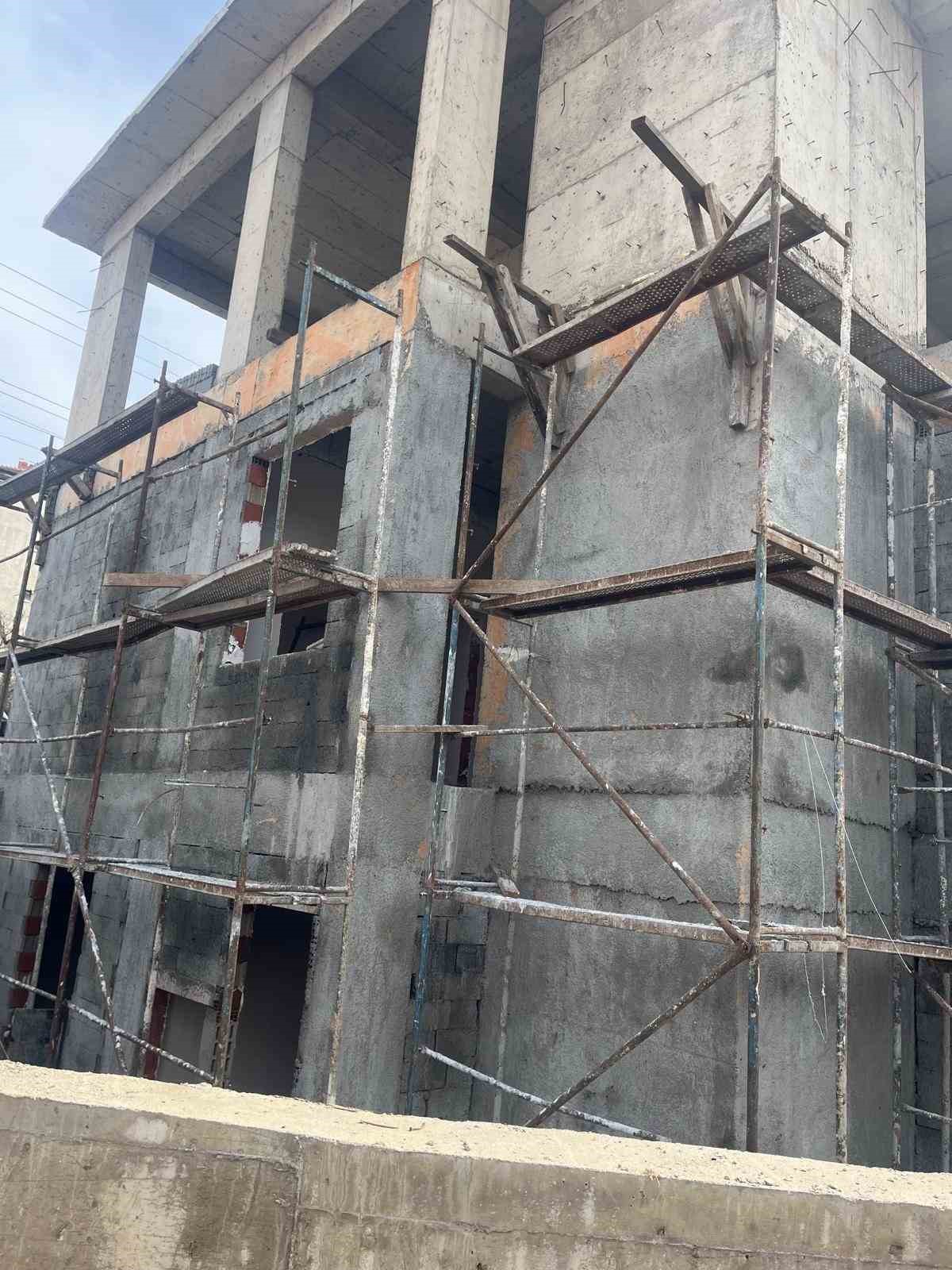 Ormanlı’da inşaattan düşen işçi hayatını kaybetti