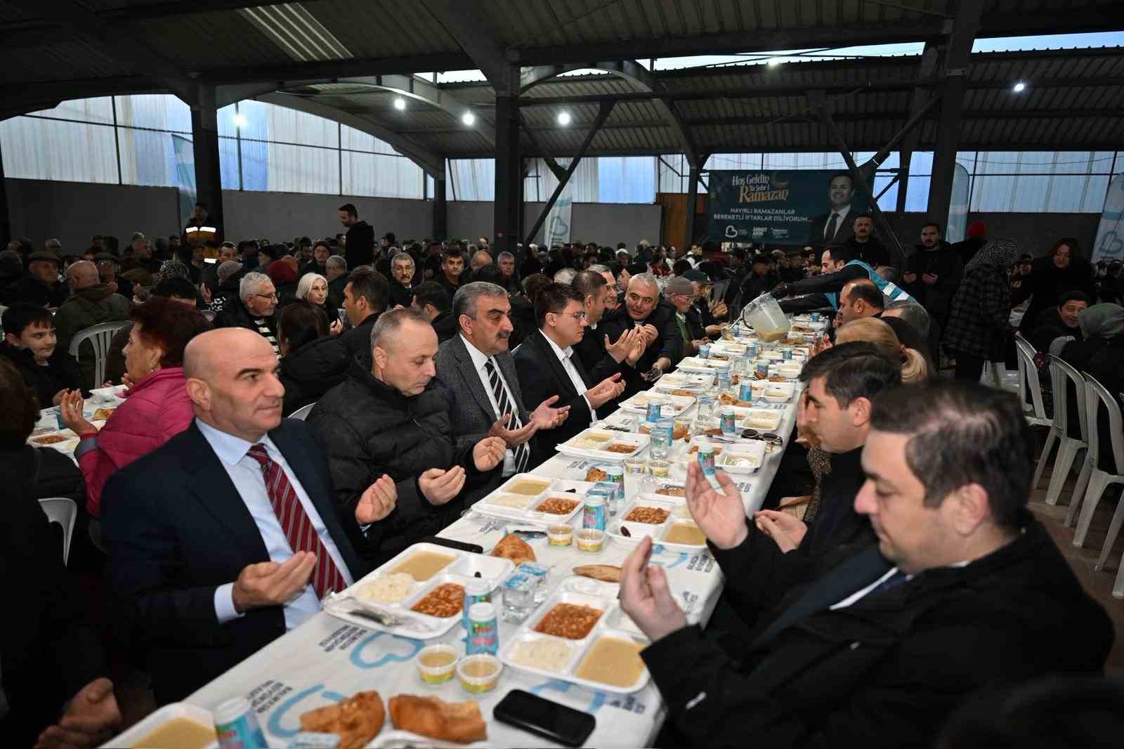 Başkan Akın, Balyalılar ile iftarın bereketini paylaştı