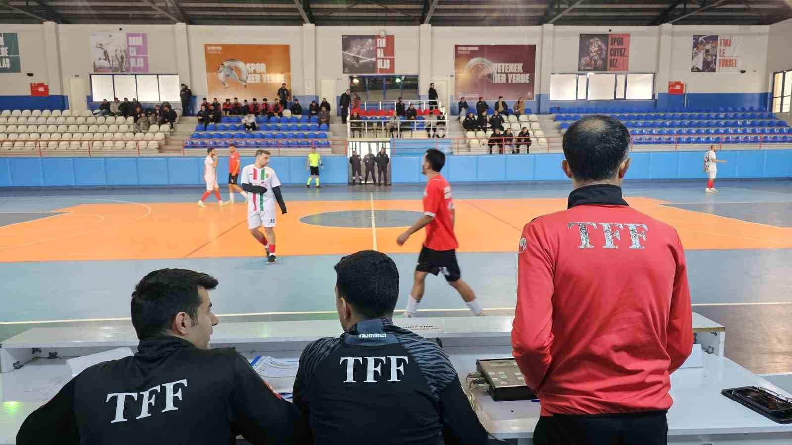 TFF Futsal Ligi Tatvan Etabı devam ediyor