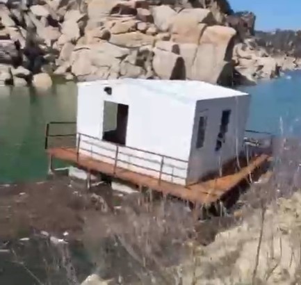 Çine Barajı’nda yüzen ev