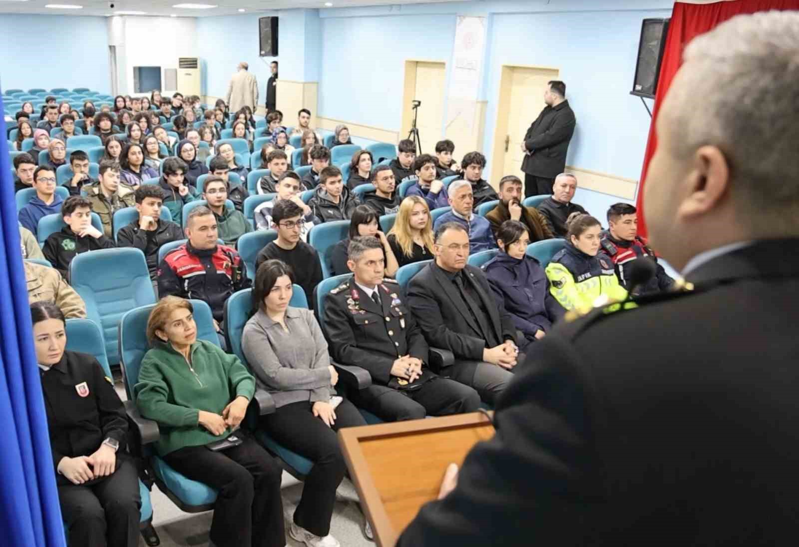 Jandarma Sahil Güvenlik Akademisi Aksaray’da öğrencilere tanıtıldı