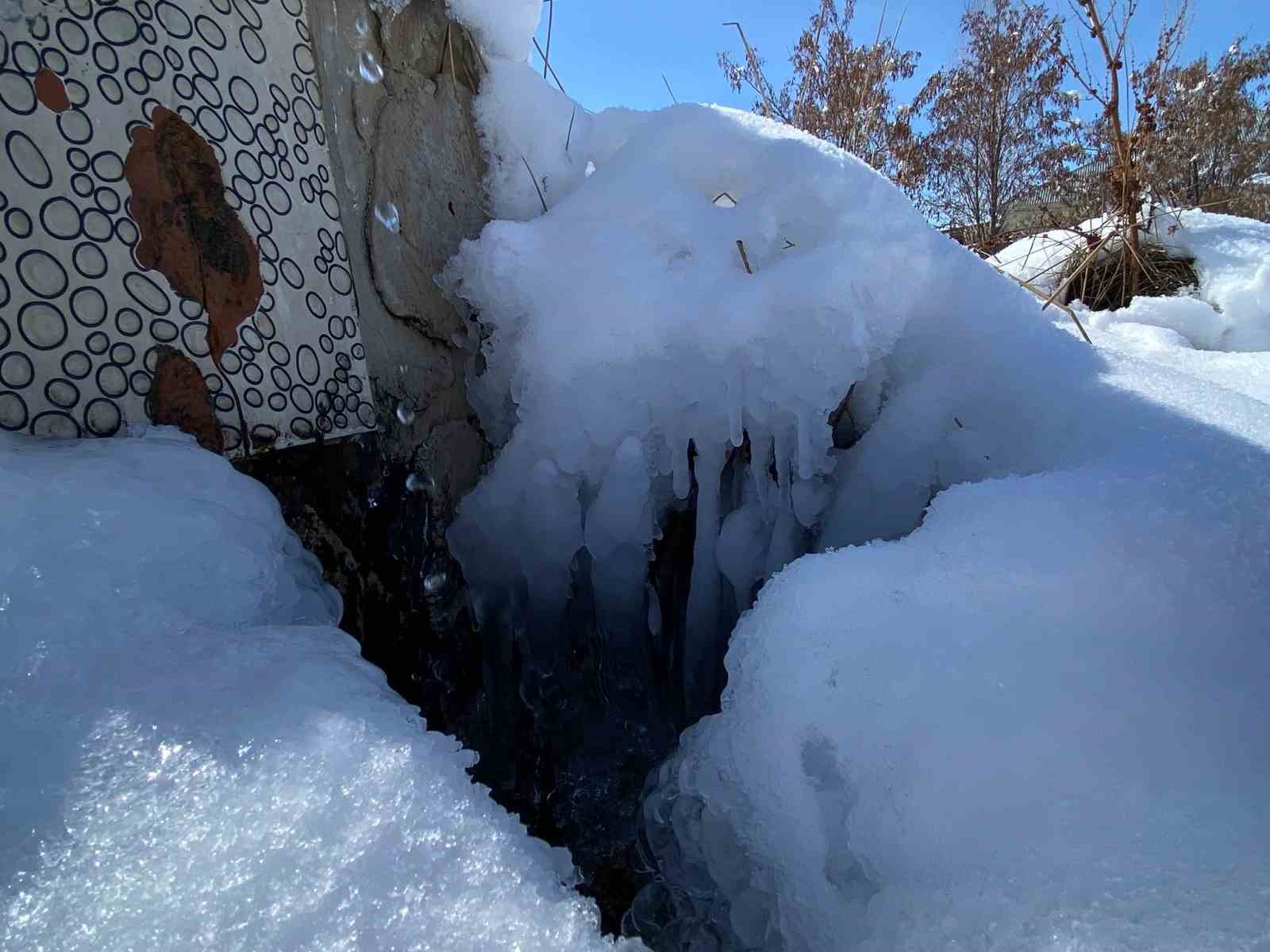 Ağrı’da dondurucu soğuklar etkisini sürdürüyor