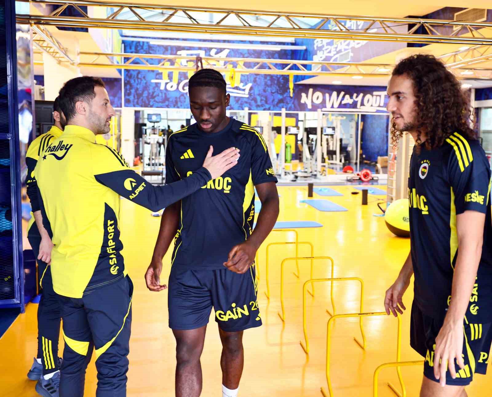 Fenerbahçe, Samsunspor maçı hazırlıklarına başladı