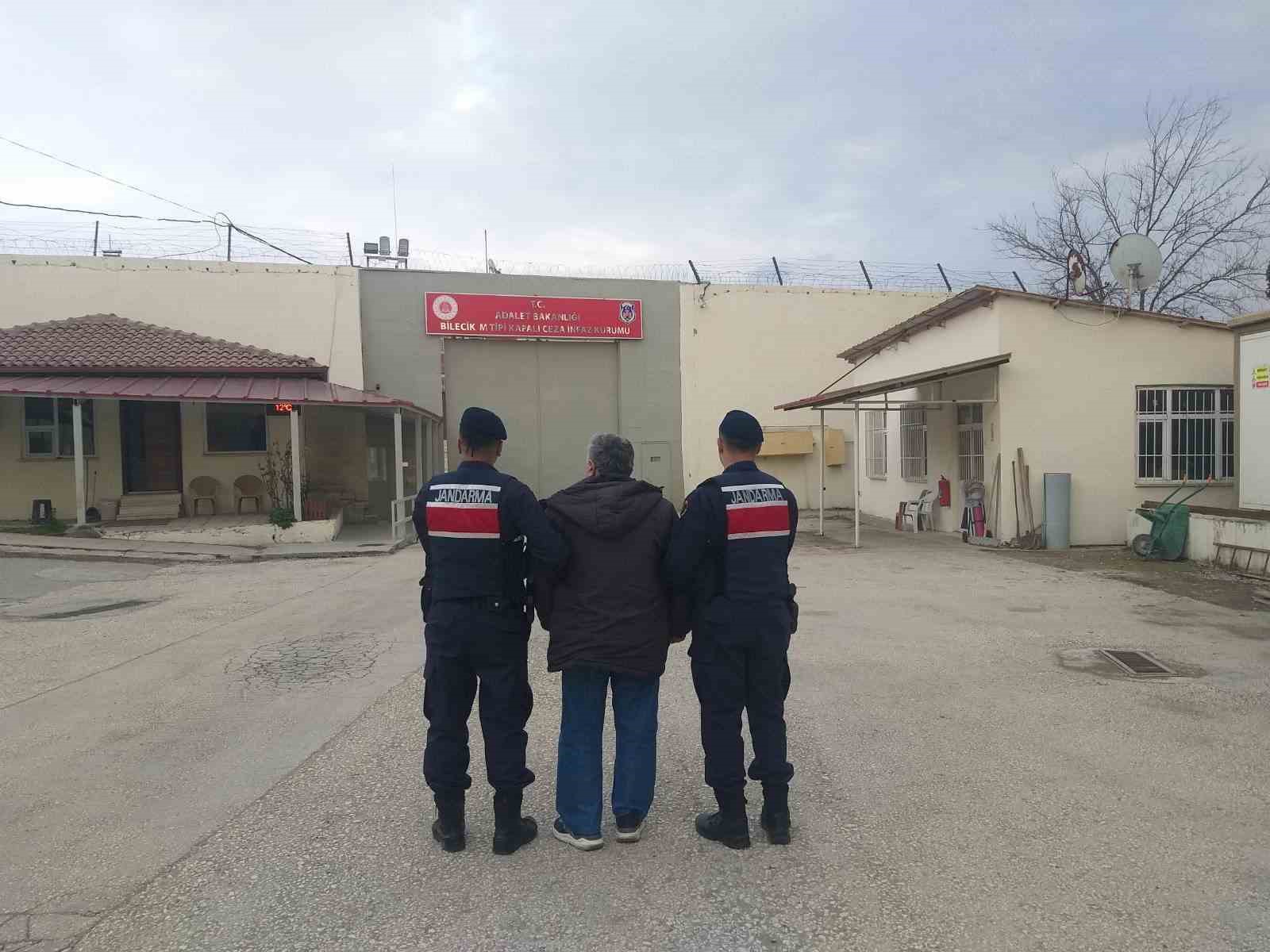 Bilecik’te resmi belgede sahtecilik suçundan aranıyordu yakalandı