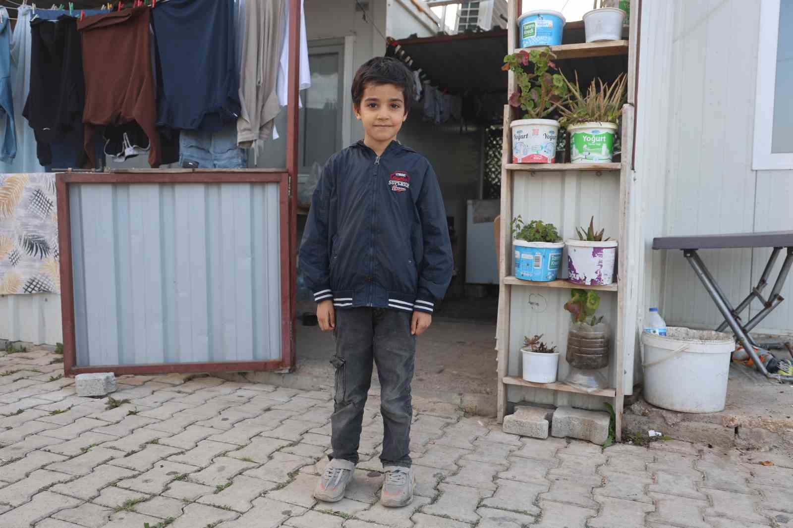 Öğretmen, boğazına yiyecek kaçan Suriyeli öğrencisini heimlich manevrası ile kurtardı