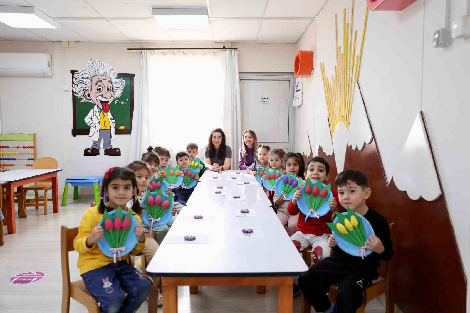 Didim’de miniklerden Kadınlar Günü’ne renkli dokunuş