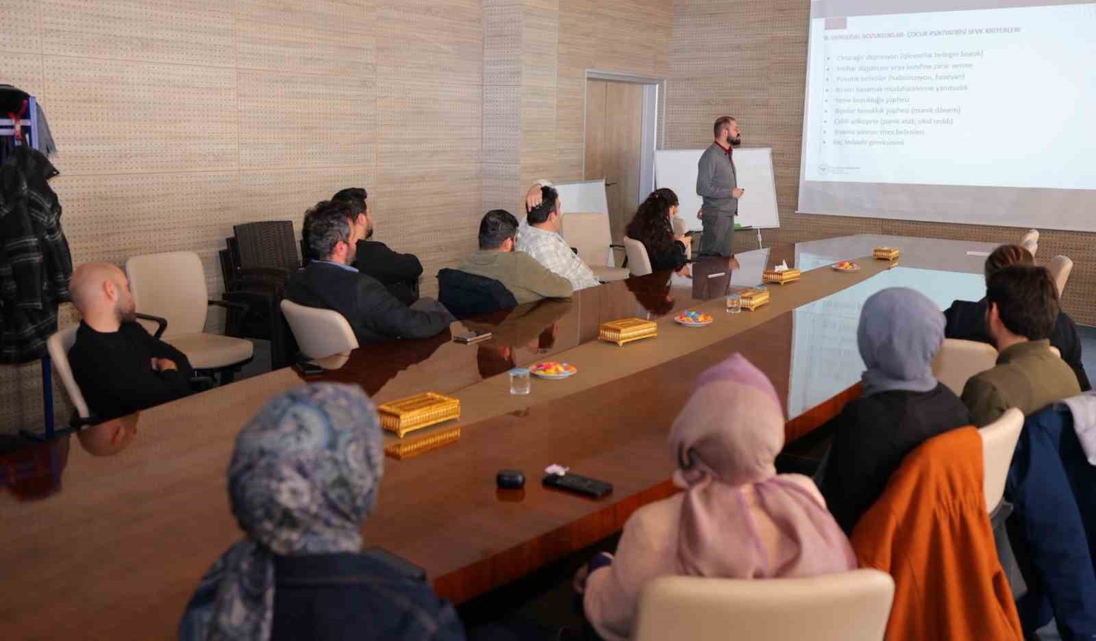 Bayburt’ta aile hekimlerine ruh sağlığı eğitimi verildi