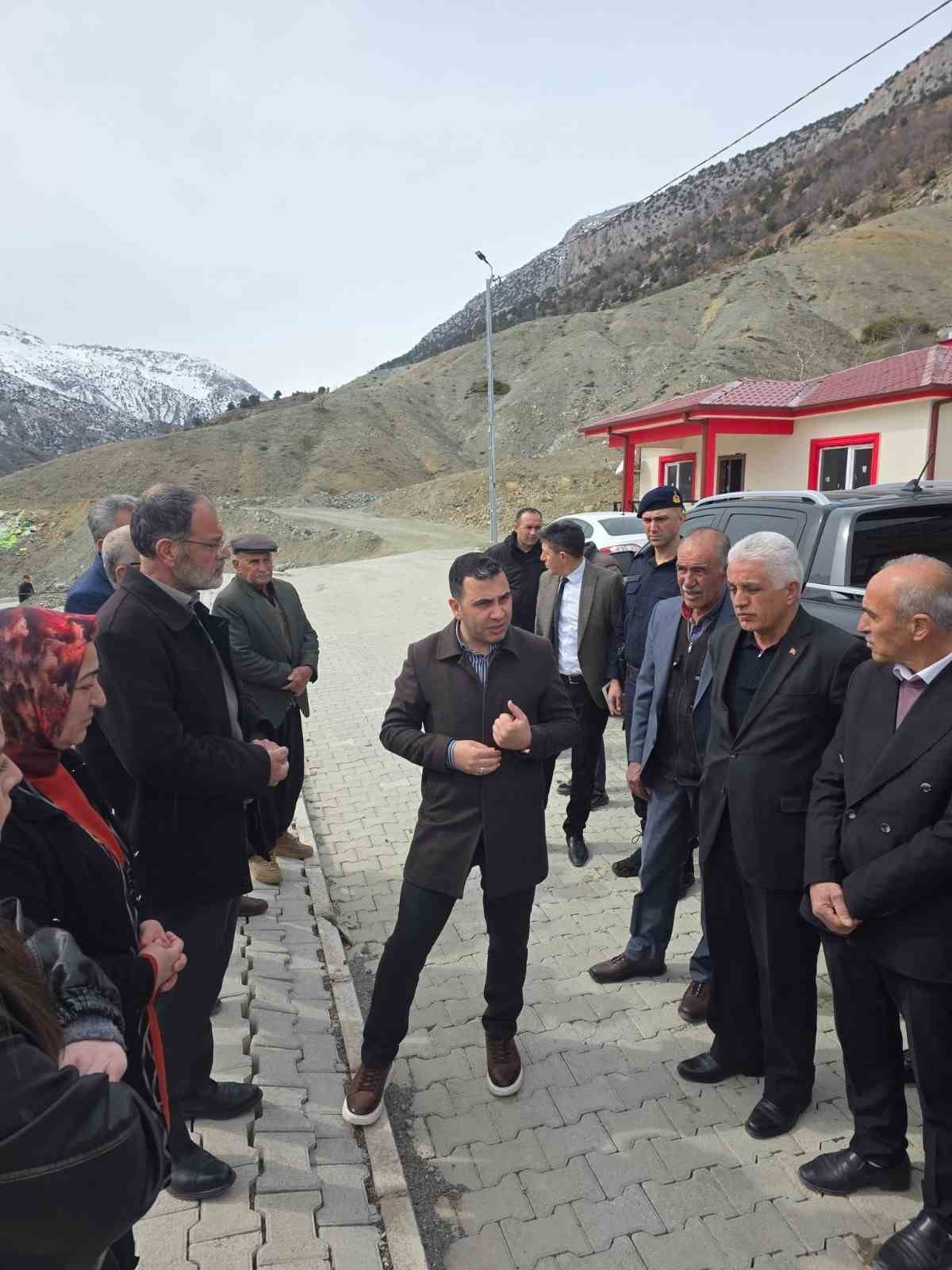 Hamzalar Köyü’nde deprem evleri teslim edildi