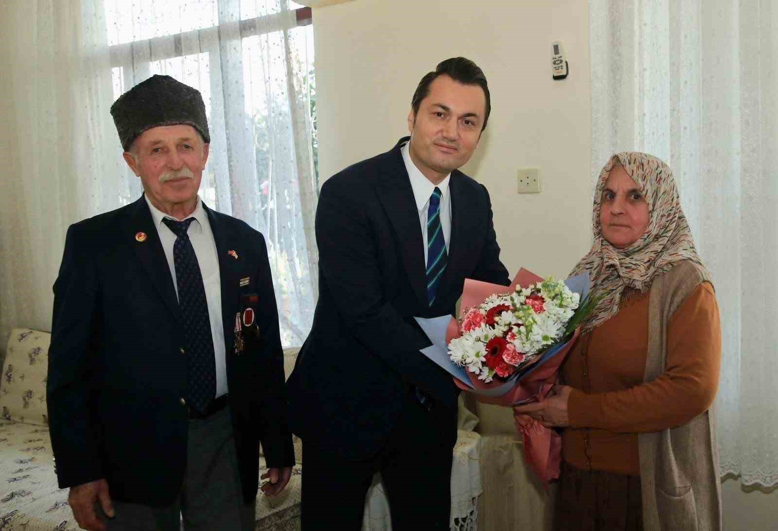 Kaymakam Öztürk gazilerle bir araya geldi: "Sizlerin ödediği bedeller sayesinde bu şanlı bayrağımız dalgalanıyor"