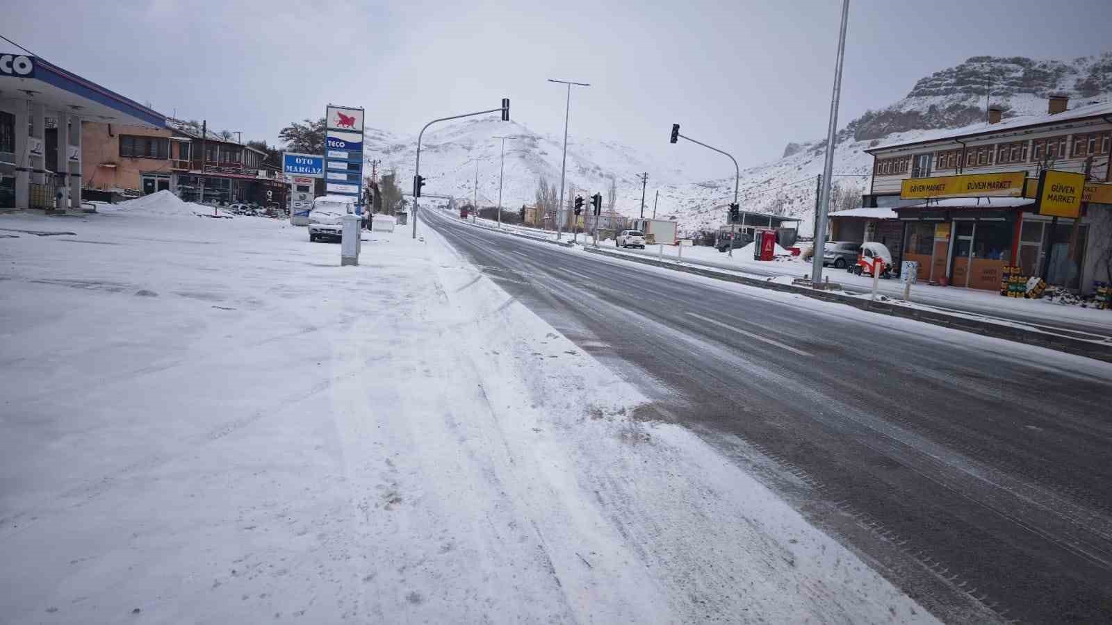 Malatya’nın yüksek kesimlerinde kar yağışı etkili oluyor