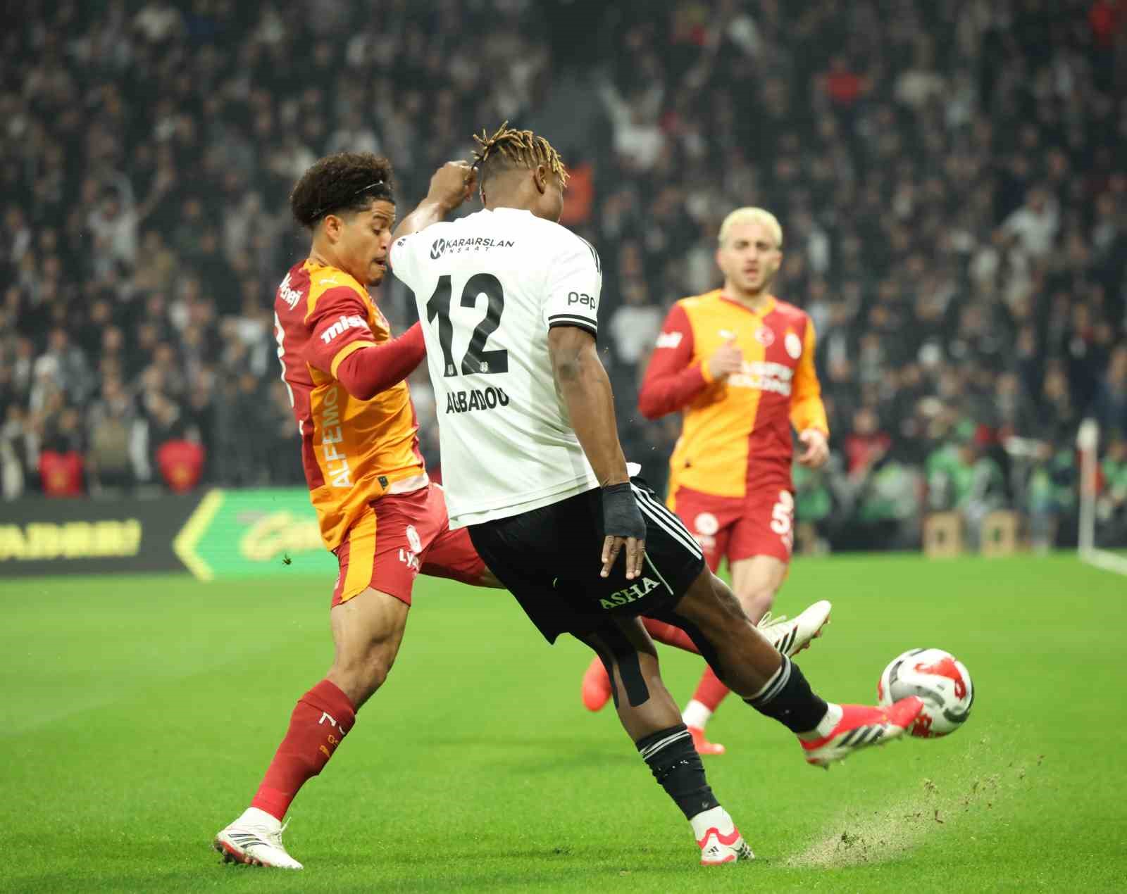 Trendyol Süper Lig: Beşiktaş: 0 - Galatasaray: 0 (Maç devam ediyor)