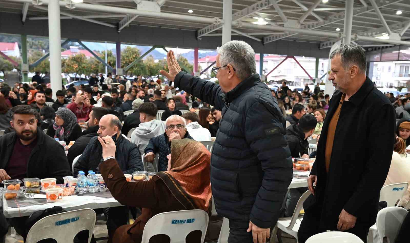 Kemer’de iftar sofrası Çamyuva’da kuruldu